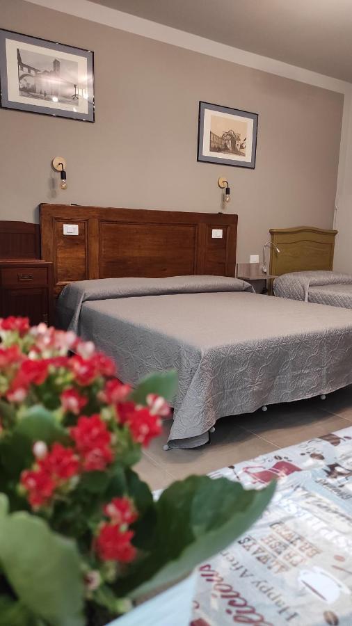 Gli Ulivi Rooms Лука Екстериор снимка