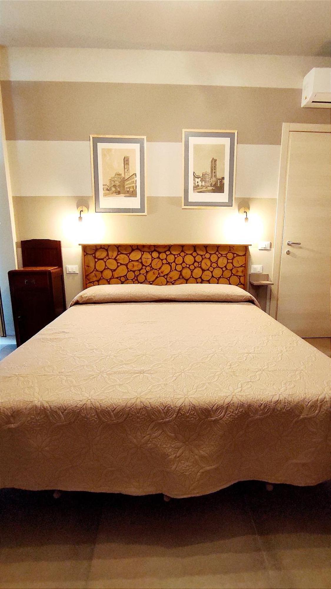Gli Ulivi Rooms Лука Екстериор снимка